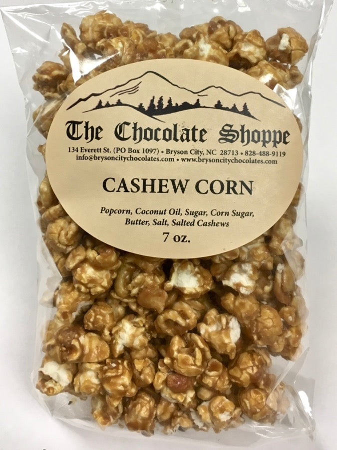 Caramel popcorn with roasted cashews and crisp texture
